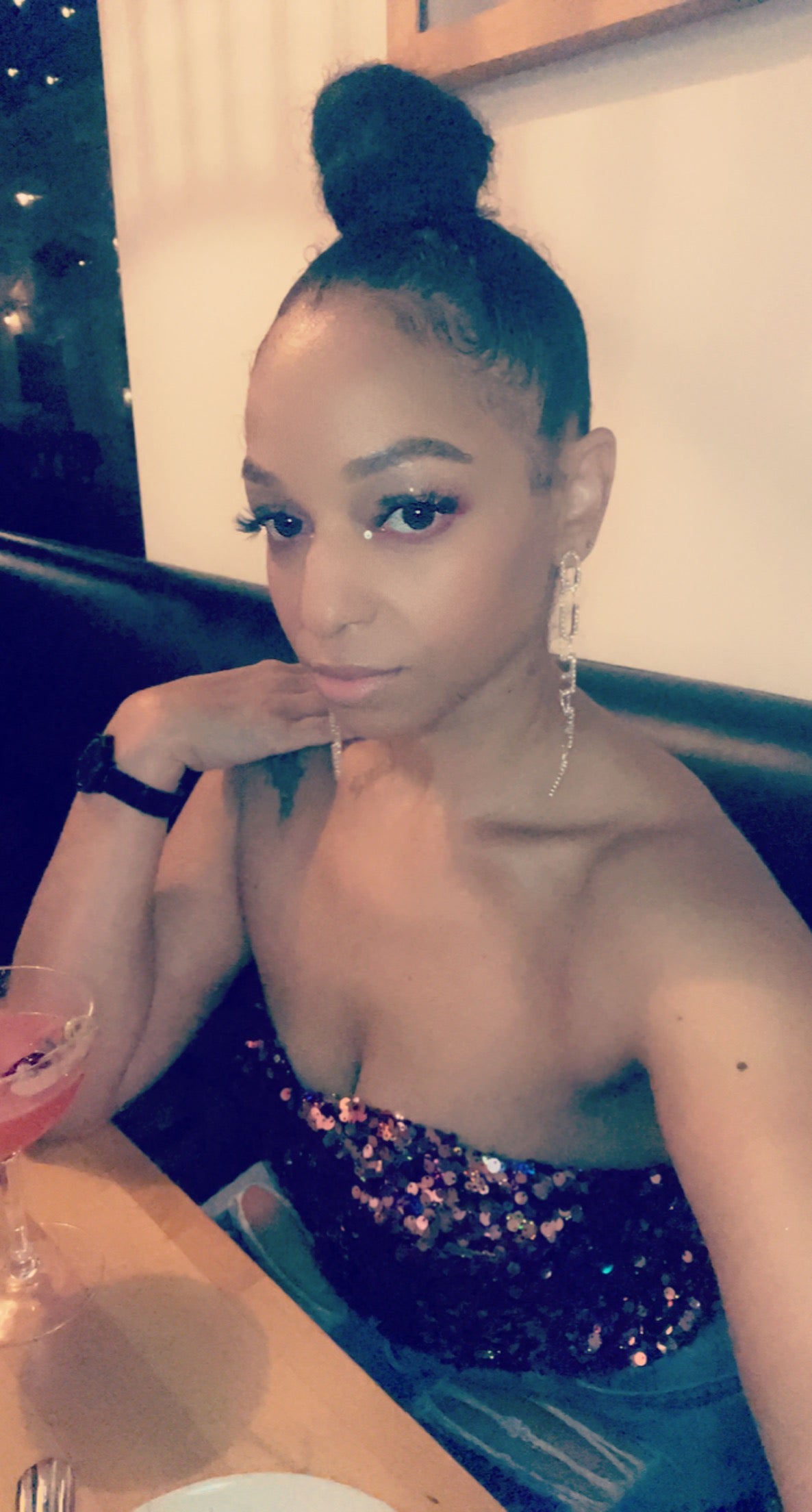 QUEEN Status Silver Drop Earring