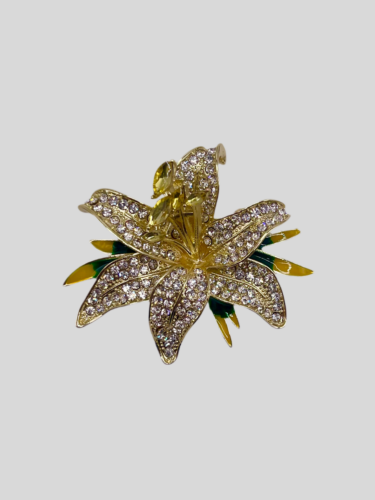 Queen Brooch - Lily